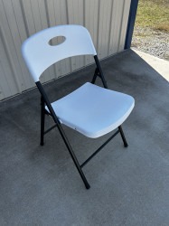 IMG 4613 1752813560 White plastic chair