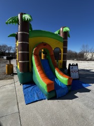IMG 7912 1752606843 Tropical bounce house